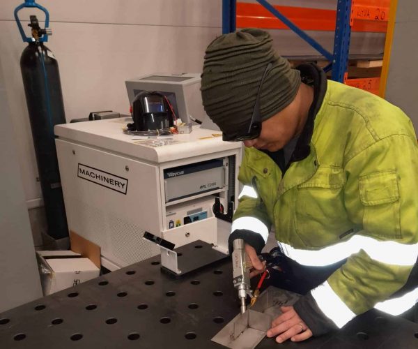 Finnpelti laserhitsauskone